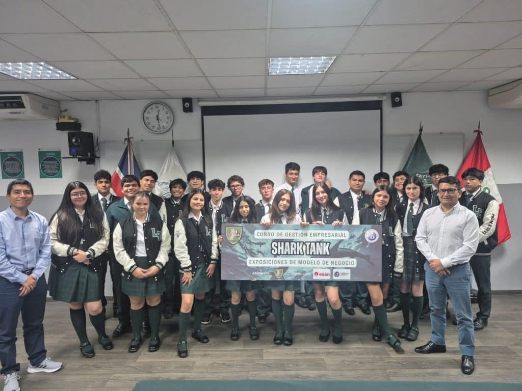 Innova ESAN impulsa el emprendimiento escolar en la Feria BEC del Colegio Lord Byron